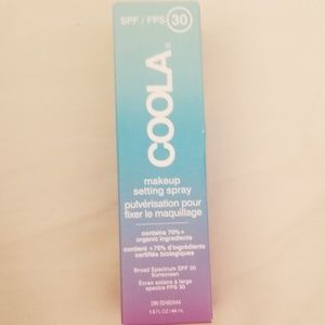 Makeup setting spray